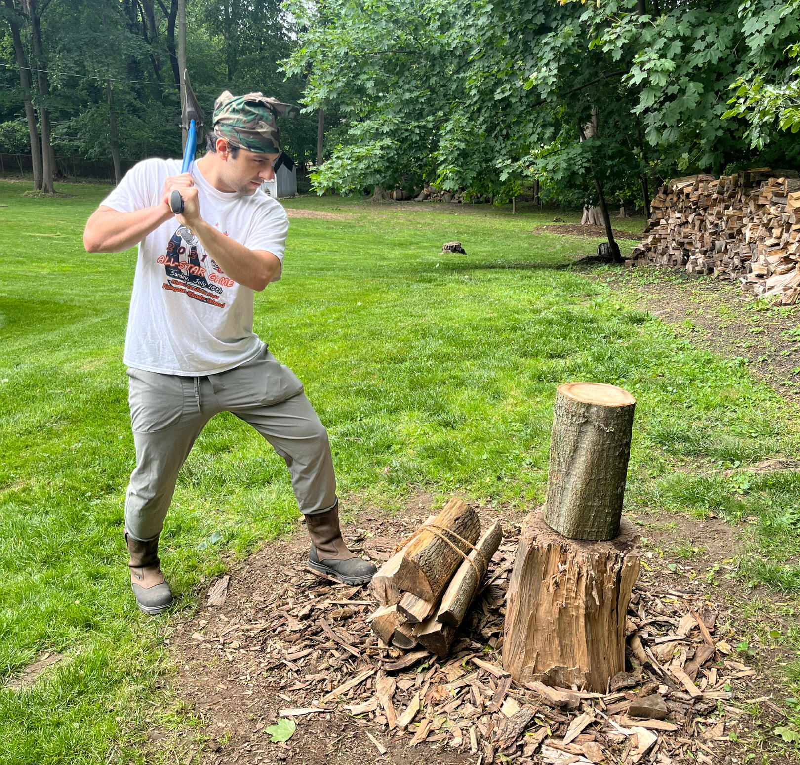 J&J's firewood sells kiln-dried, clean burning wood. J&J's Firewood is The Best Firewood Supplier in Port Jefferson