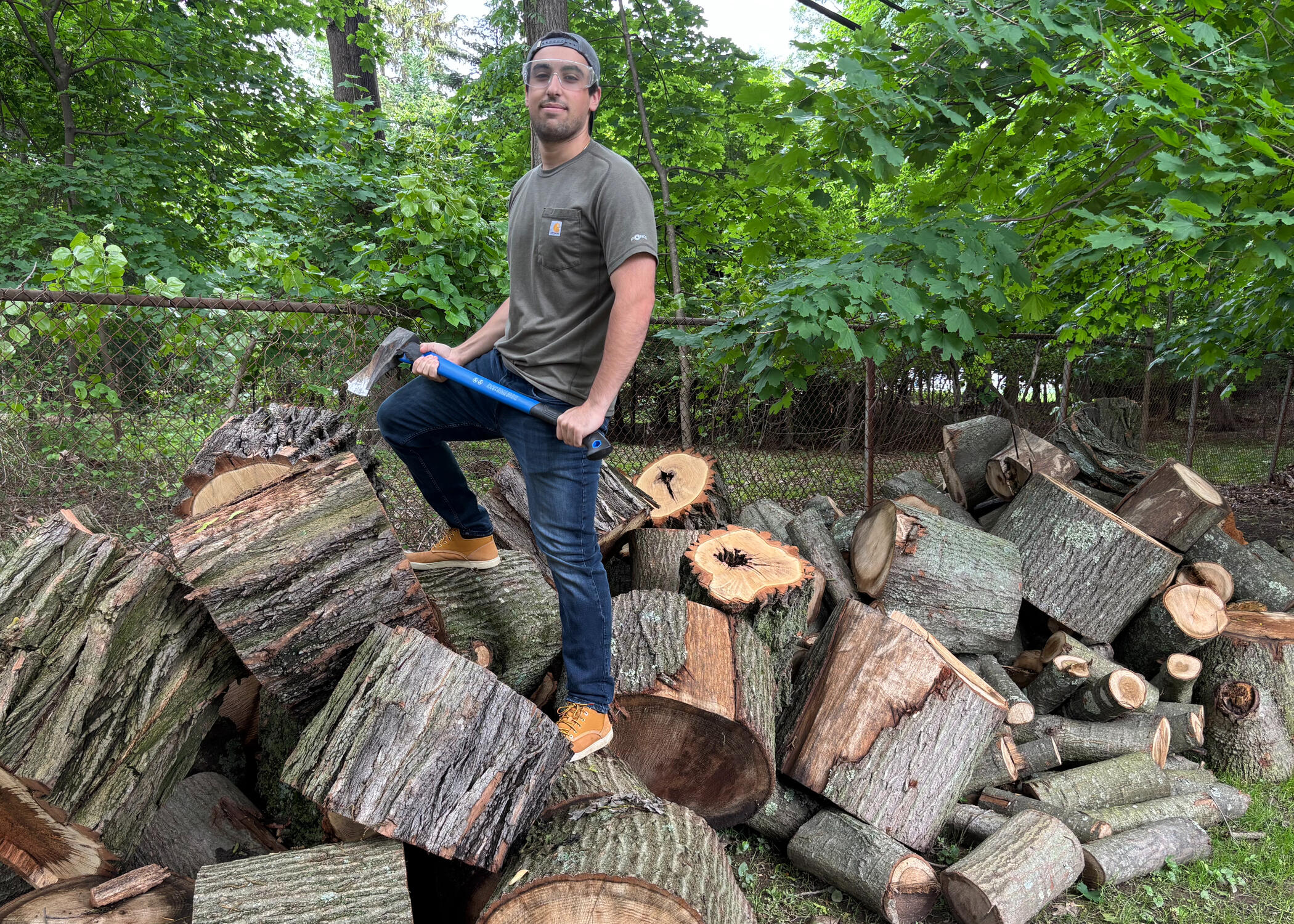 J&J's Firewood provides fast same-day delivery J&J's Firewood is The Best Firewood Supplier in Smithtown